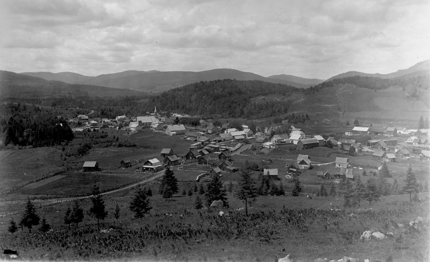 La vue du village de Saint-Côme alors qu'il n'y avait que quelques constructions.